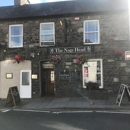 Nags Head Pub 호텔 람피터 외부 사진